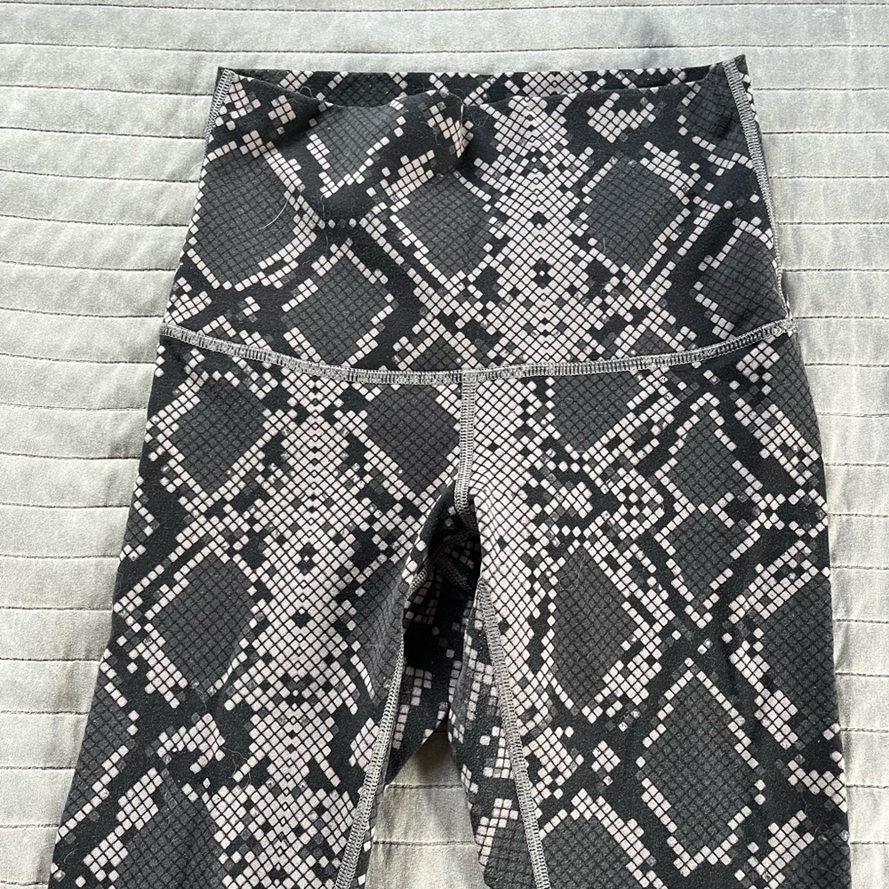 Lululemon Snake Skin Leggings size 4